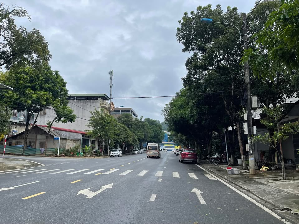 Đất nền Cam Đường Lào Cai 100m² giá 3 tỷ - Vị trí đẹp, kinh doanh thuận lợi!