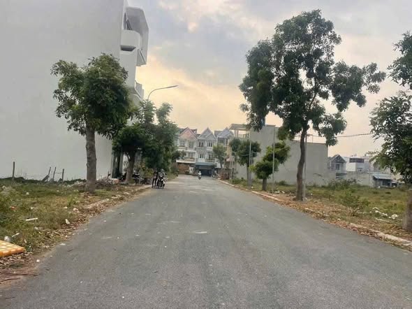 Đất nền ĐS15 KDC 135 Bến Lức 100m² giá 2.95 tỷ - Đầu tư sinh lời ngay!