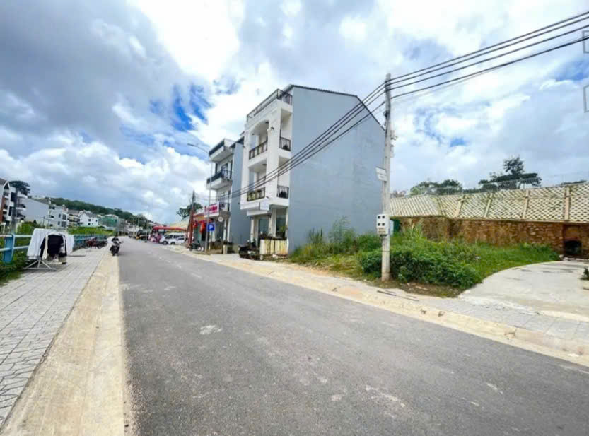 Đất 3 mặt tiền Phạm Hồng Thái, Đà Lạt 92m² giá 12 tỷ - Cơ hội đầu tư tuyệt vời!
