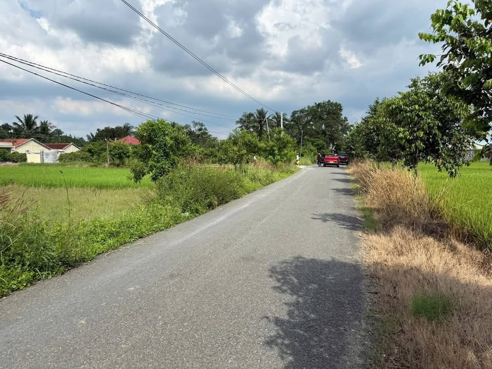 Nhà mặt tiền Lê Văn Yên, Tân An 140m² giá chỉ 1.3 tỷ - Vị trí đắc địa, sẵn sàng giao dịch!