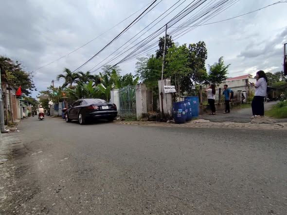 Đất lô góc 2 mặt tiền Dĩ An 200m² giá chỉ 6.5 tỷ - Cơ hội vàng đầu tư!