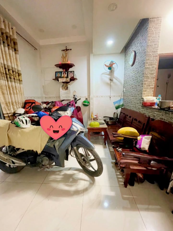 Nhà 3 tầng Cách Mạng Tháng 8, Quận 10, 30m² giá 3.75 tỷ - Cơ hội hiếm có!