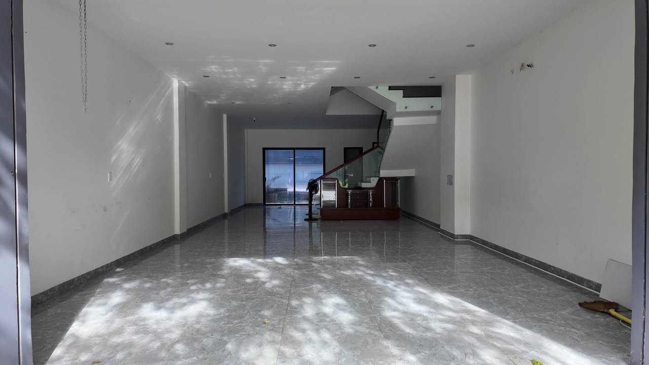 Cho thuê nhà nguyên căn mặt tiền Tôn Đức Thắng 4 tầng - Vị trí đắc địa tại KĐT Ecocity, Buôn Ma Thuột!