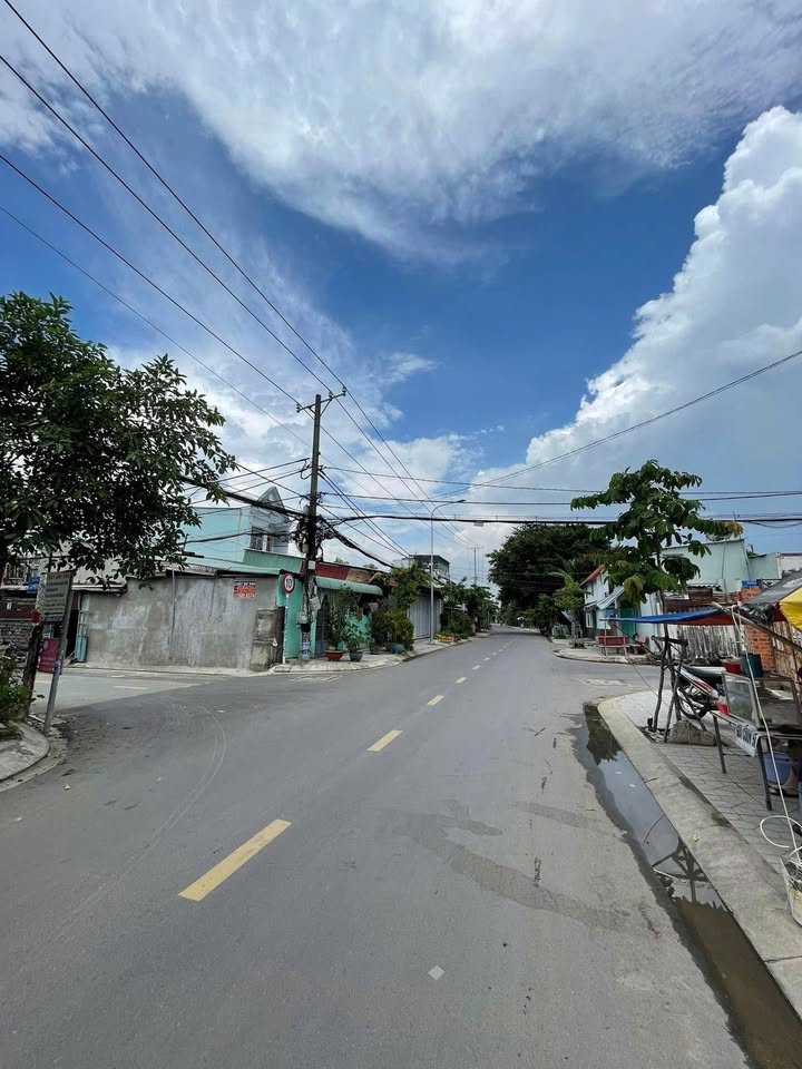 Đất mặt tiền đường nhựa Tân Hiệp, Hóc Môn 201m² giá 5.5 tỷ - Sổ hồng cầm tay!