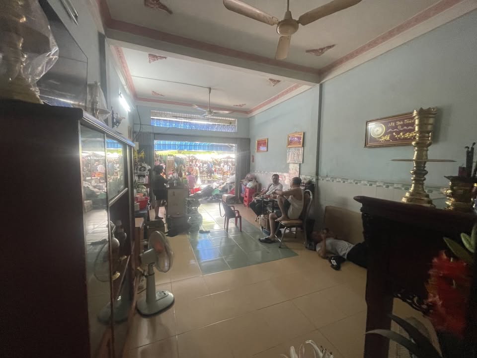 Nhà mặt tiền chợ Hoàng Hoa Thám 52m² giá 12 tỷ - Kinh doanh sầm uất!