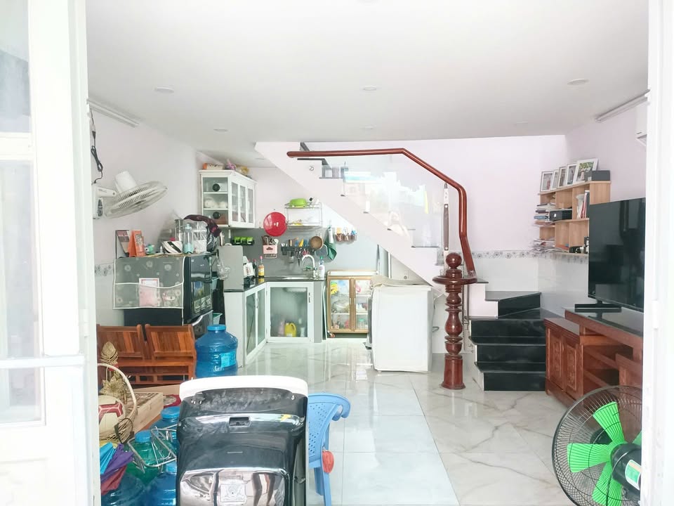 Nhà riêng Hóc Môn 24m² giá 830 triệu - Sổ đỏ chính chủ, thương lượng tốt!