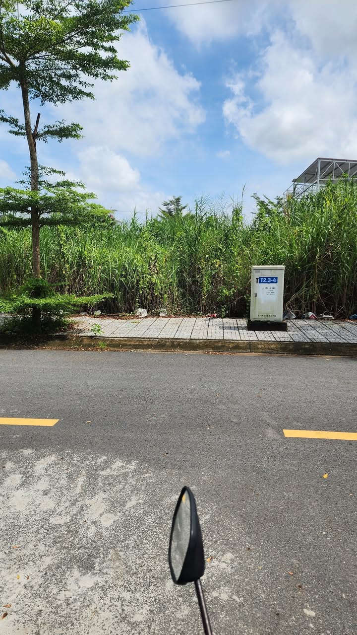 Đất nền Khu TĐC ĐH FPT, Cần Thơ 67.5m² giá chỉ 2.15 tỷ - Sổ đỏ chính chủ!