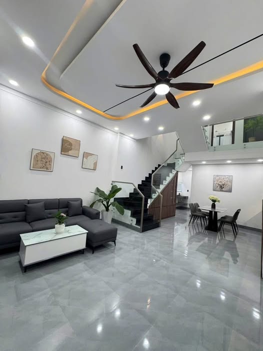 Nhà cho thuê đẹp mê lệch tầng đường Y Moan - 8 triệu/tháng, tiện ích đầy đủ!