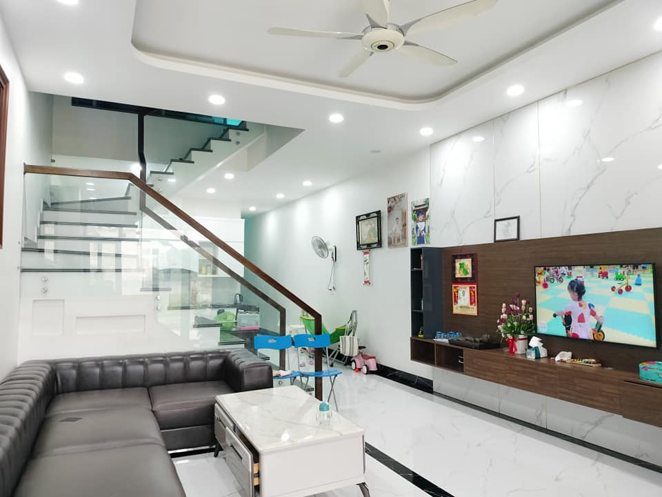 Nhà 3 tầng Đông Hương 85m² giá 5 tỷ - Thiết kế hiện đại, hướng Đông Nam