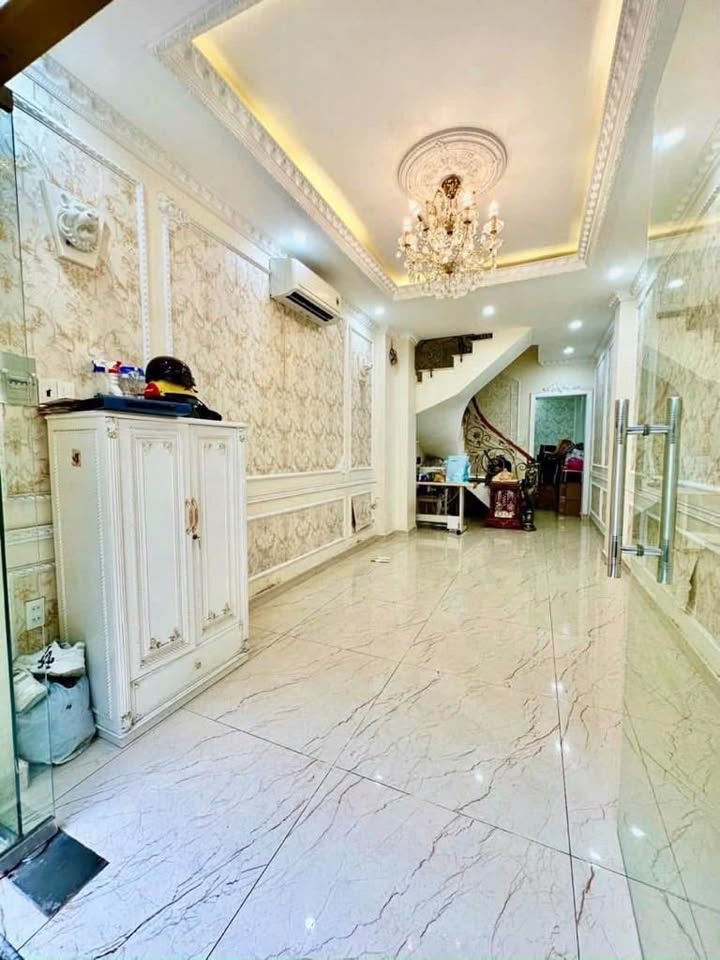 Nhà đẹp Quận 10 - Hẻm xe hơi - 45m² giá 8 tỷ - Thiết kế sang trọng