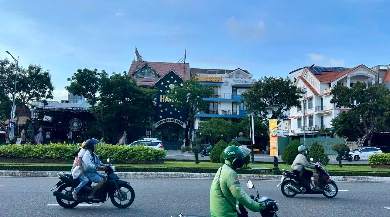 Đất mặt tiền Phạm Văn Đồng, quận Sơn Trà, 334m² giá 95 tỷ - Vị trí đẹp sát biển!