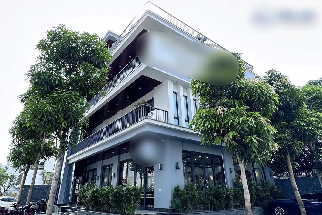 Cho thuê mặt bằng 3,5 tầng tại Lê Nin 180m² - Giá ưu đãi, thang máy sẵn sàng!