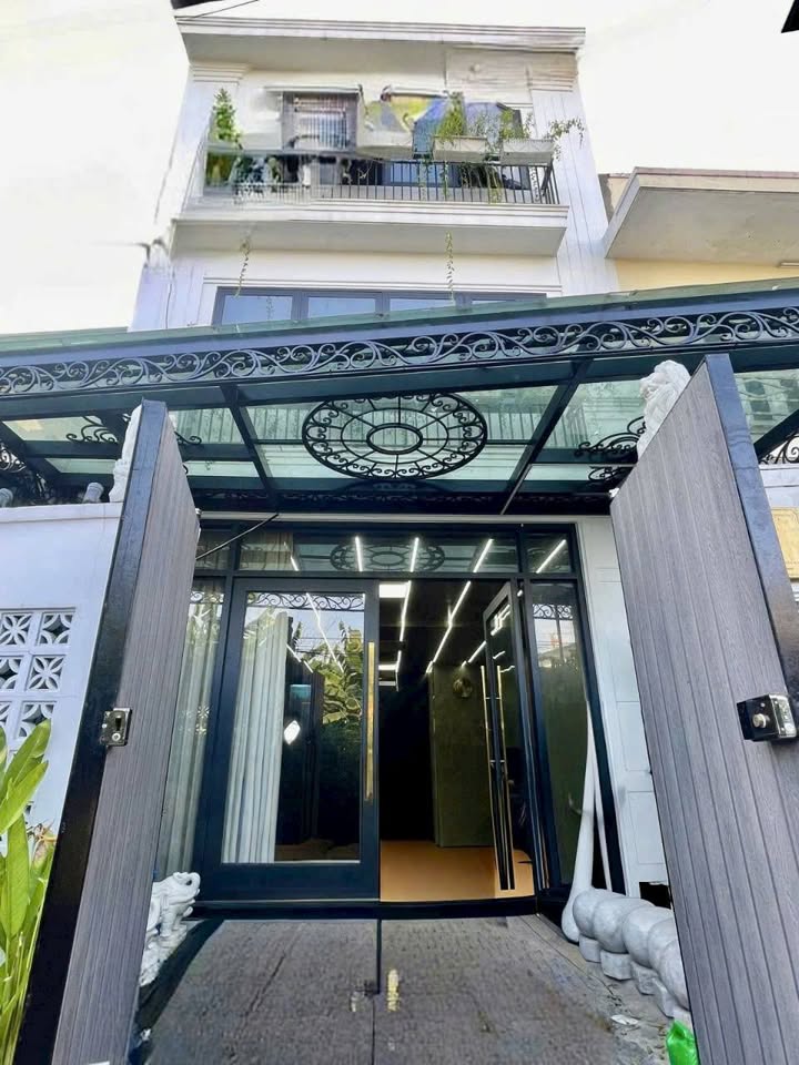 Nhà 3 tầng mới Bà Điểm Hóc Môn 75m² giá 4.8 tỷ - Sẵn sàng vào ở ngay!