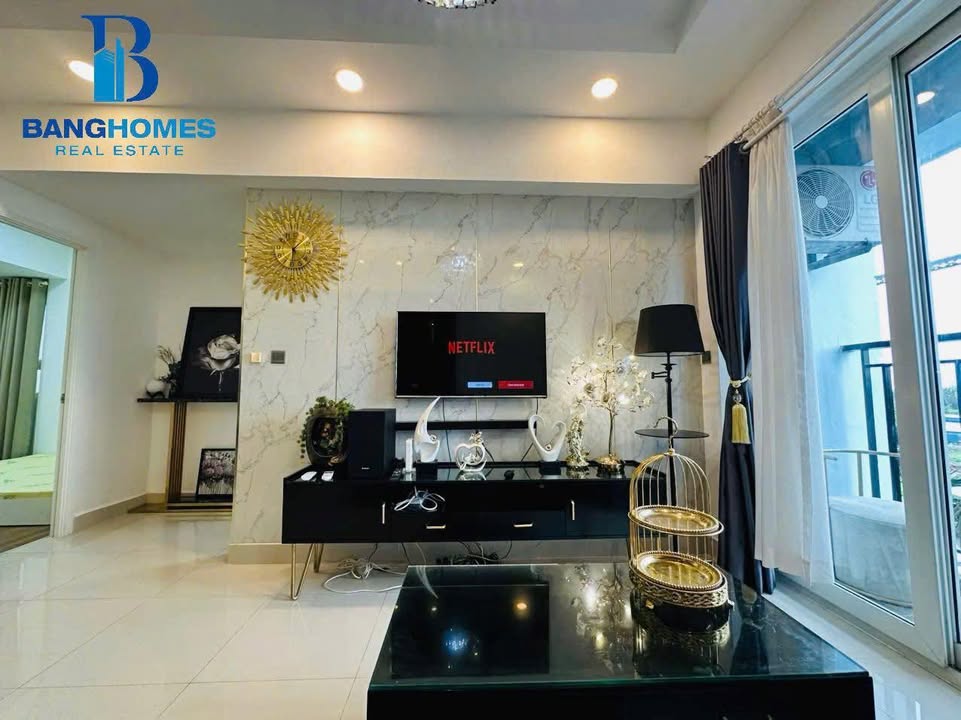 Căn hộ The Park Residence Nhà Bè 62m² giá 2.85 tỷ - Full nội thất, view hồ bơi!