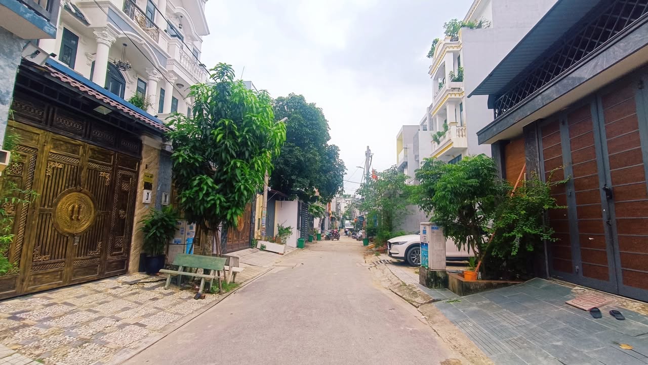 Đất Đẹp Hiệp Bình Chánh Thủ Đức 64m² giá 6.1 tỷ - Sổ riêng vuông vức, 2 mặt tiền!