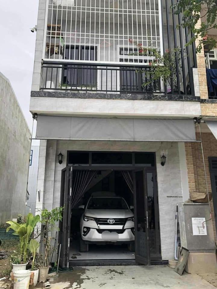 Nhà 2 tầng tại khu phố 4, Hương Sơ, Huế 4 triệu/tháng - View công viên thoáng mát!