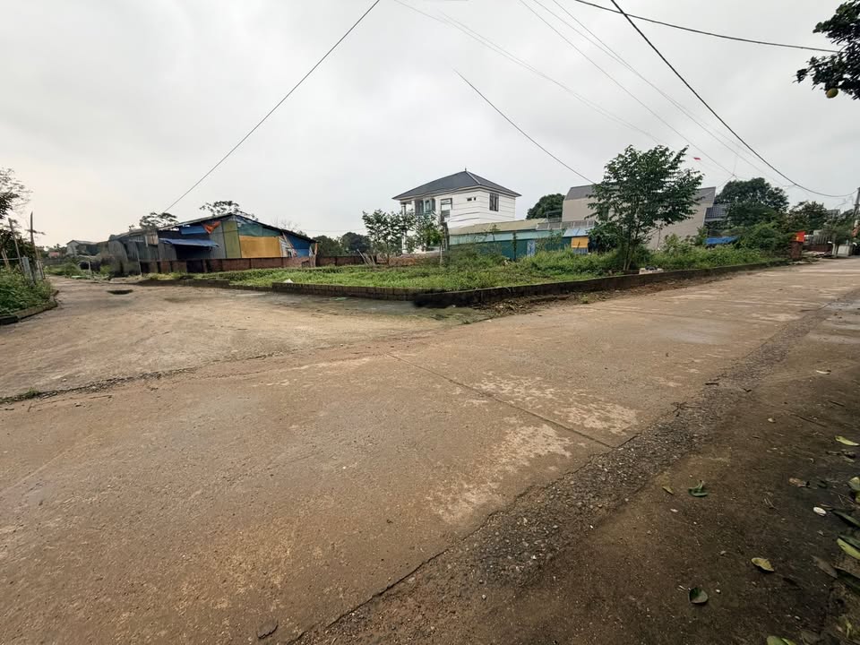 Đất nền lô góc tại thôn 2 Phú Cát 120m² giá chỉ 3 tỷ - Cơ hội đầu tư tuyệt vời!