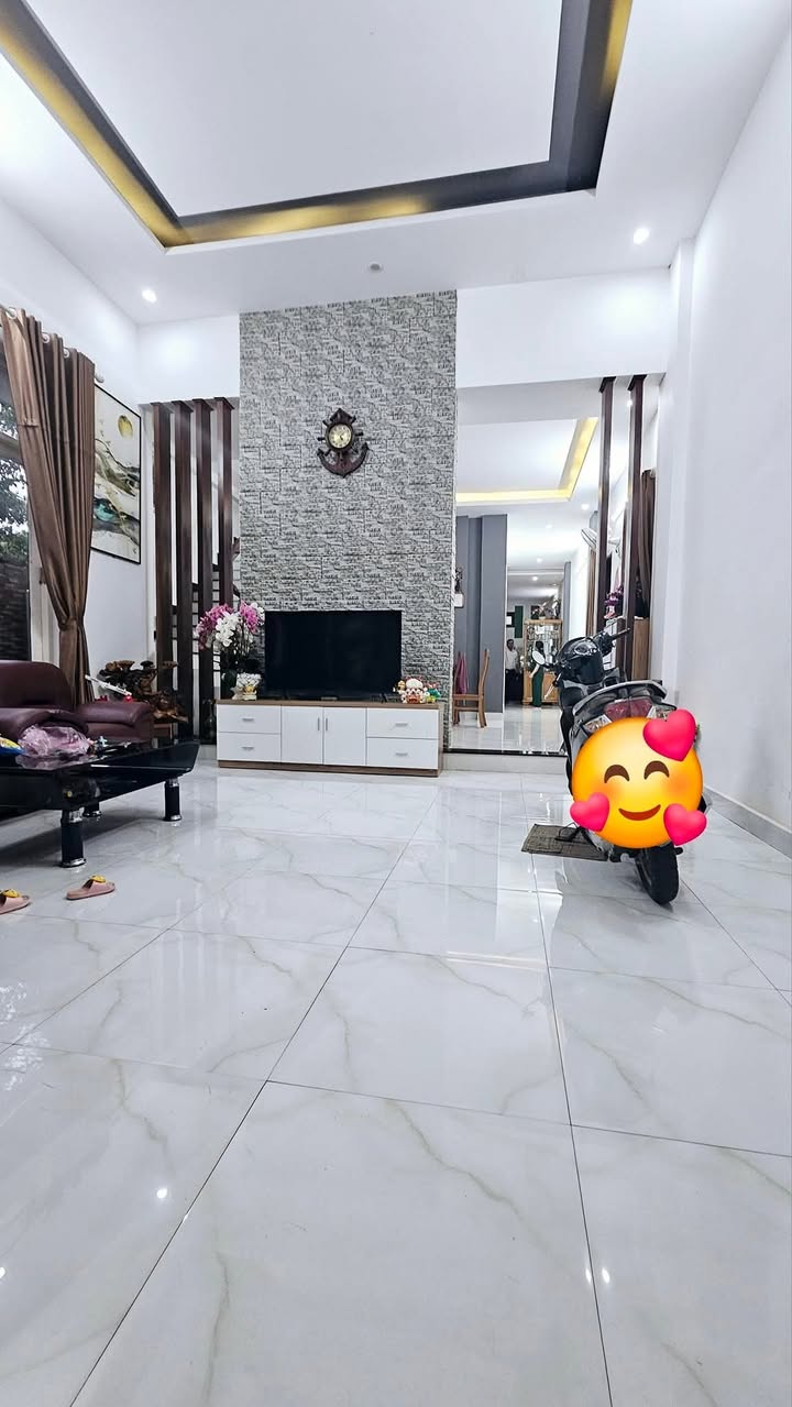 Nhà 1 trệt 1 lầu tại Chu Văn An, Bảo Lộc, 130m² giá chỉ 3.2 tỷ - Cơ hội đầu tư hấp dẫn!