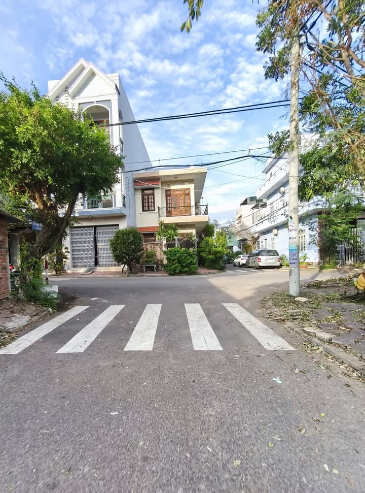 Nhà mặt tiền đường Tôn Thất Tùng, Quy Nhơn 77m² giá 4.4 tỷ - An ninh, tiện nghi