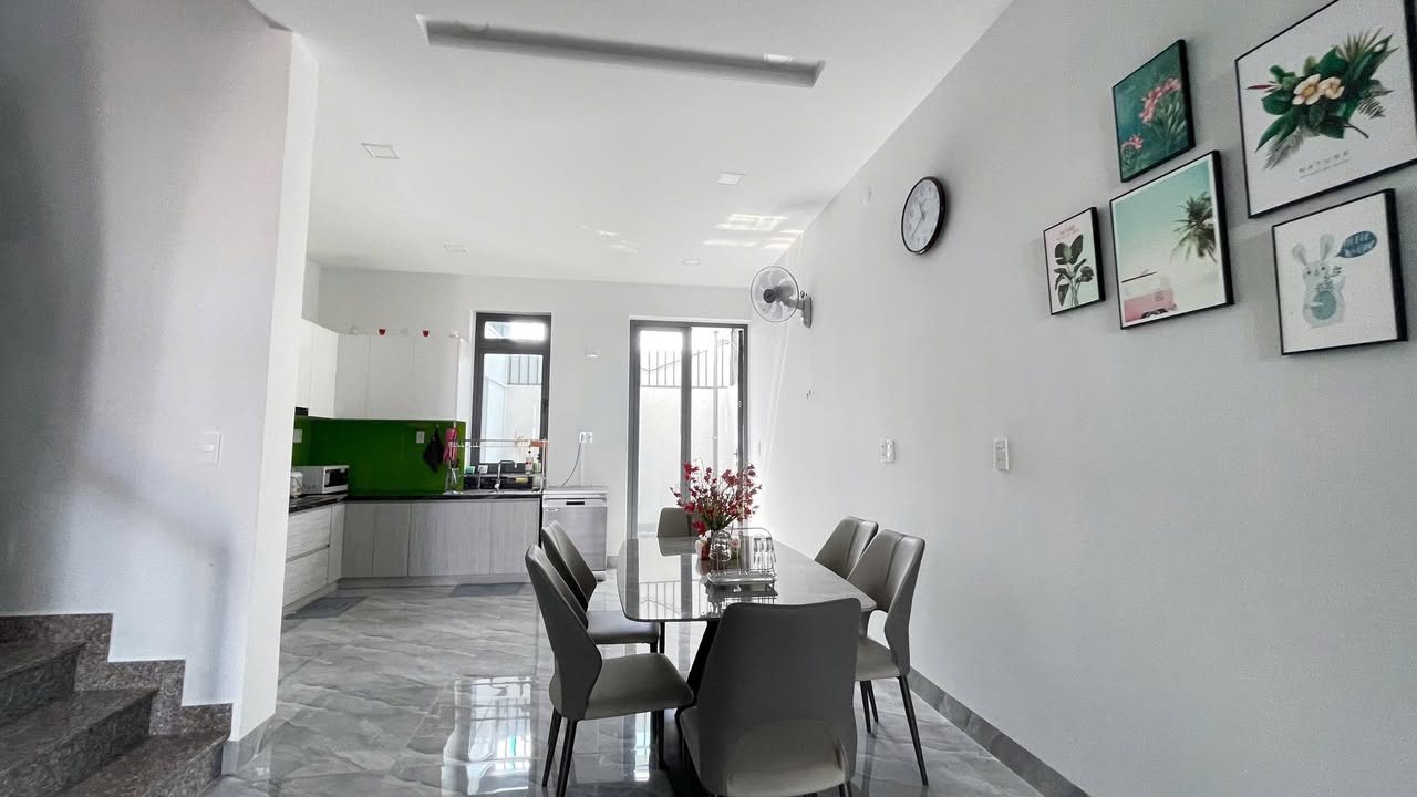 Nhà cho thuê 3 tầng tại đường 79, Vĩnh Thái, Nha Trang - Nội thất đầy đủ, giá chỉ 15 triệu!