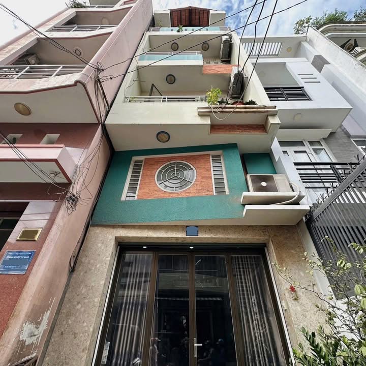 Nhà hẻm xe hơi Nguyễn Đình Chính, Phú Nhuận 120m² giá 16.5 tỷ - Siêu phẩm giá rẻ!