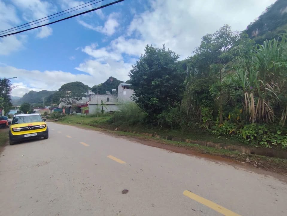 Đất mặt đường Quốc lộ 43 Mộc Châu 350m² giá chỉ 4.2 tỷ - Cơ hội đầu tư hiếm có!