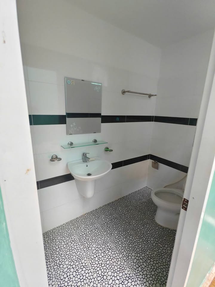 Nhà cho thuê tại hẻm Hoàng Hoa Thám, Vũng Tàu 95m² giá chỉ 12 triệu/tháng - Không thể bỏ lỡ!