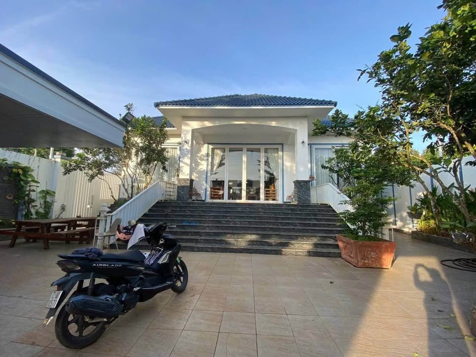 Biệt thự Mái Nhật 360m² Bà Rịa - Vũng Tàu giá 6.5 tỷ - Vị trí đắc địa, góc 2 mặt tiền!