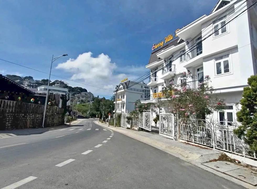 Đất nền Đà Lạt 72m² giá 8.5 tỷ - Lô góc 3 mặt tiền cực đẹp!
