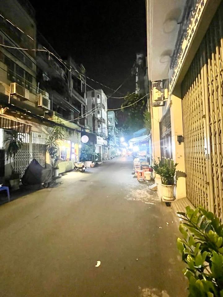 Nhà 3 tầng Nguyễn Thị Minh Khai, Quận 3, 31m² chỉ 5.35 tỷ - Tiện nghi trung tâm!