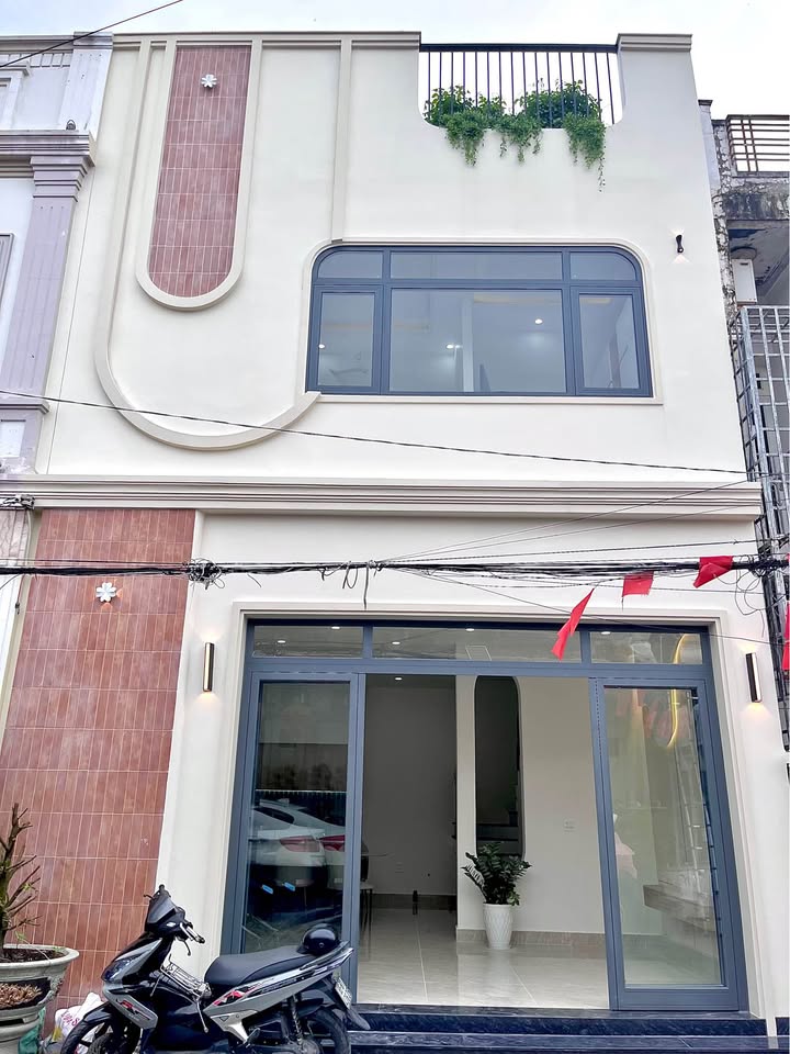 Nhà trệt lầu sân thượng hẻm 4 Nguyễn Minh Quang, Cần Thơ 43m² giá 3.55 tỷ - Chính chủ bán gấp!