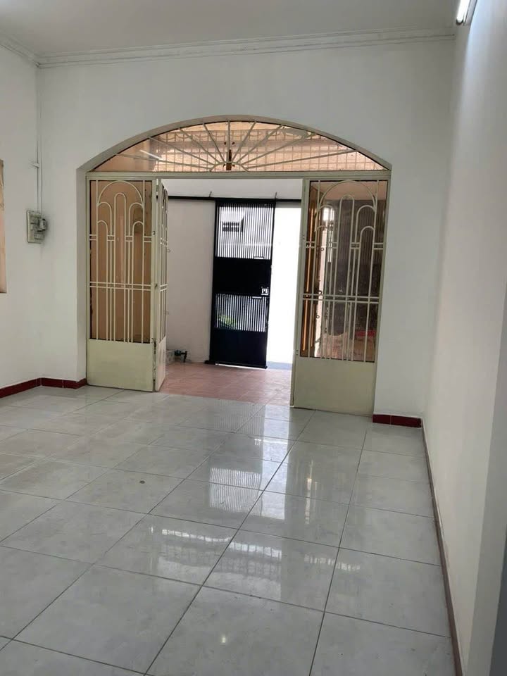 Nhà cho thuê đường Phan Văn Trị, Bình Thạnh 48m² giá 9.5 triệu - Không gian rộng rãi, thoáng mát!