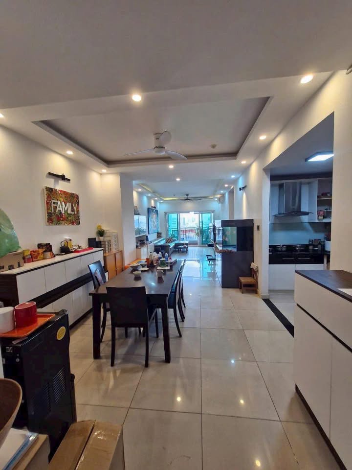 Căn hộ cao ốc Phú Nhuận 130m² giá 7.7 tỷ - Sở hữu ngay vị trí đắc địa!