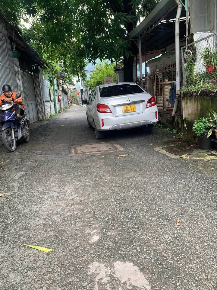 Nhà hẻm 5m ô tô vào tận nơi, Tân Thới Nhất, 60m² giá 5.2 tỷ - Cơ hội sở hữu ngay!