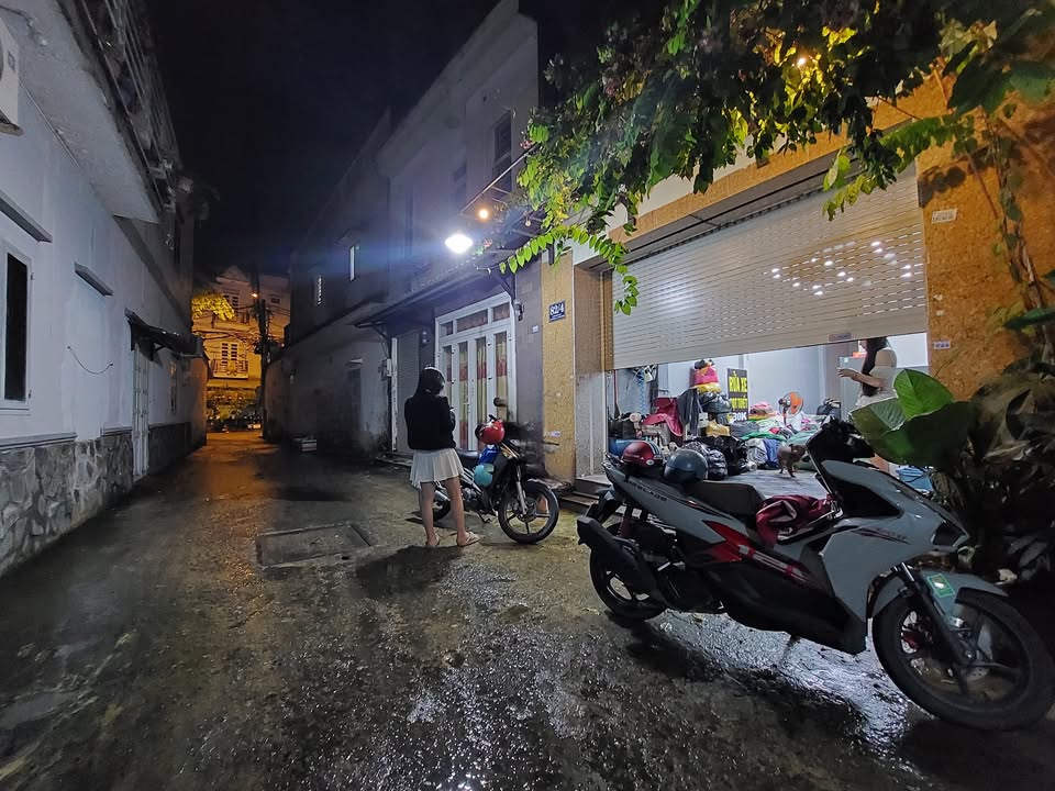 Nhà cấp 4 đường HT45, quận 12, 55.9m² giá 3.79 tỷ - Hẻm xe hơi, sổ hồng riêng!