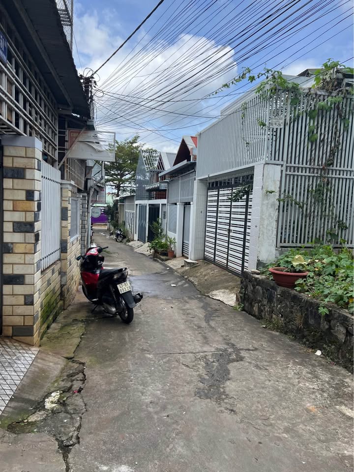 Bán lô đất hẻm 151 Lê Hồng Phong, Buôn Ma Thuột 179m² giá 2.95 tỷ - Đầu tư sinh lời!