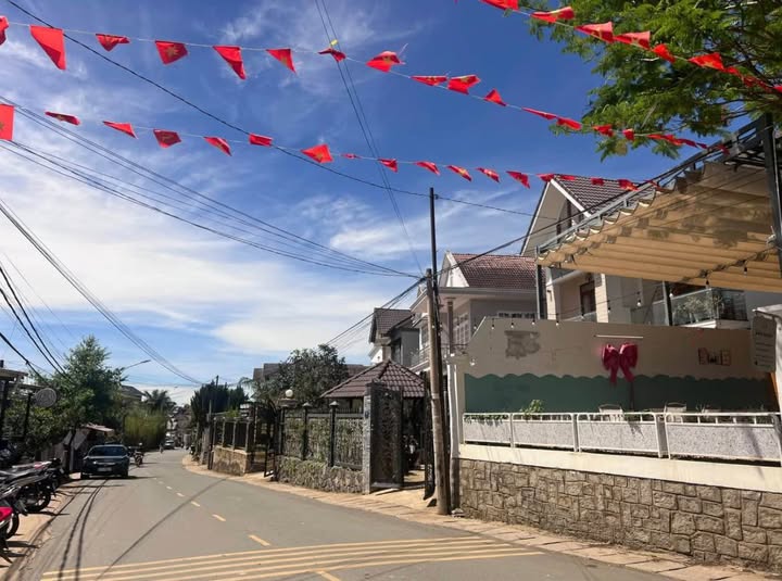 Đất trống biệt lập 250m² phường Lâm Viên, Đà Lạt - Sổ đỏ chính chủ, giá 10 tỷ!