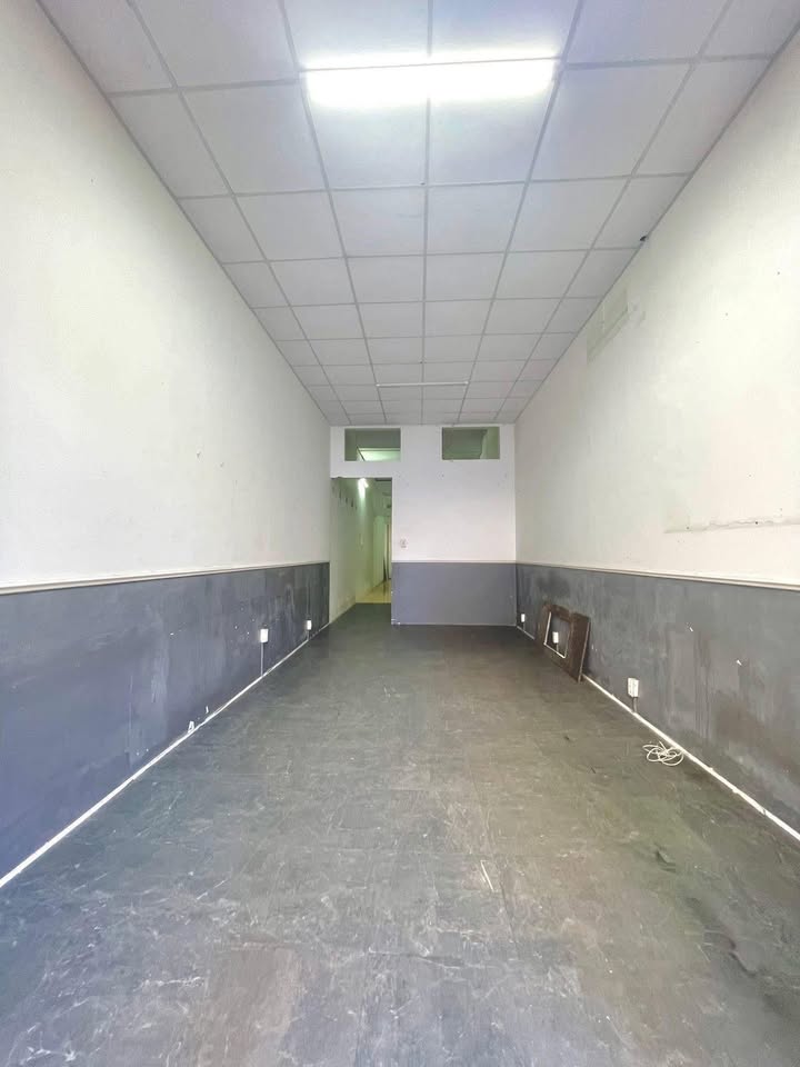 Nhà nguyên căn mặt tiền Tăng Bạt Hổ 70m² giá 8 triệu - Thích hợp kinh doanh, văn phòng!