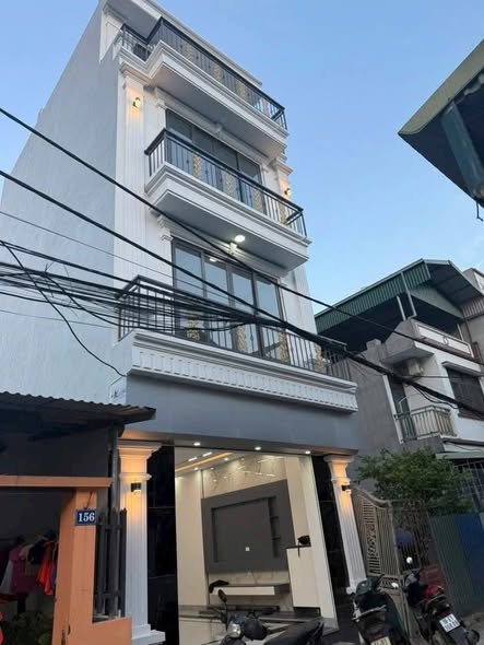 Nhà 4 tầng Ngõ 5 Bãi Muối, Hạ Long 60,7m² giá 4,7 tỷ - Thiết kế tân cổ điển sang trọng!