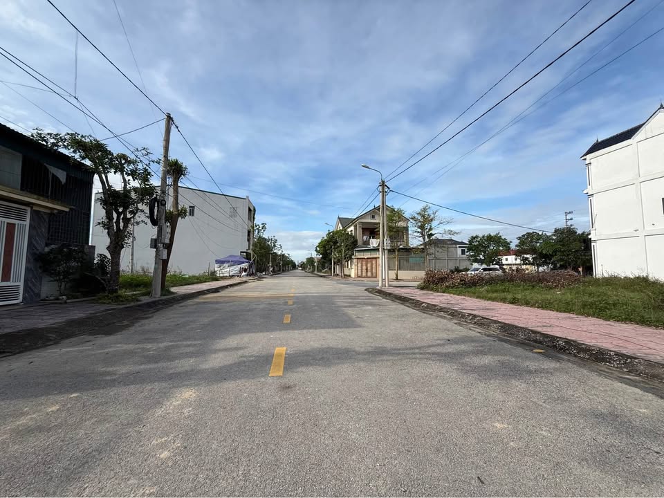 Đất nền Vinh Hưng 116.2m² giá 3.9 tỷ - Tiện ích đầy đủ, giao thông thuận lợi!