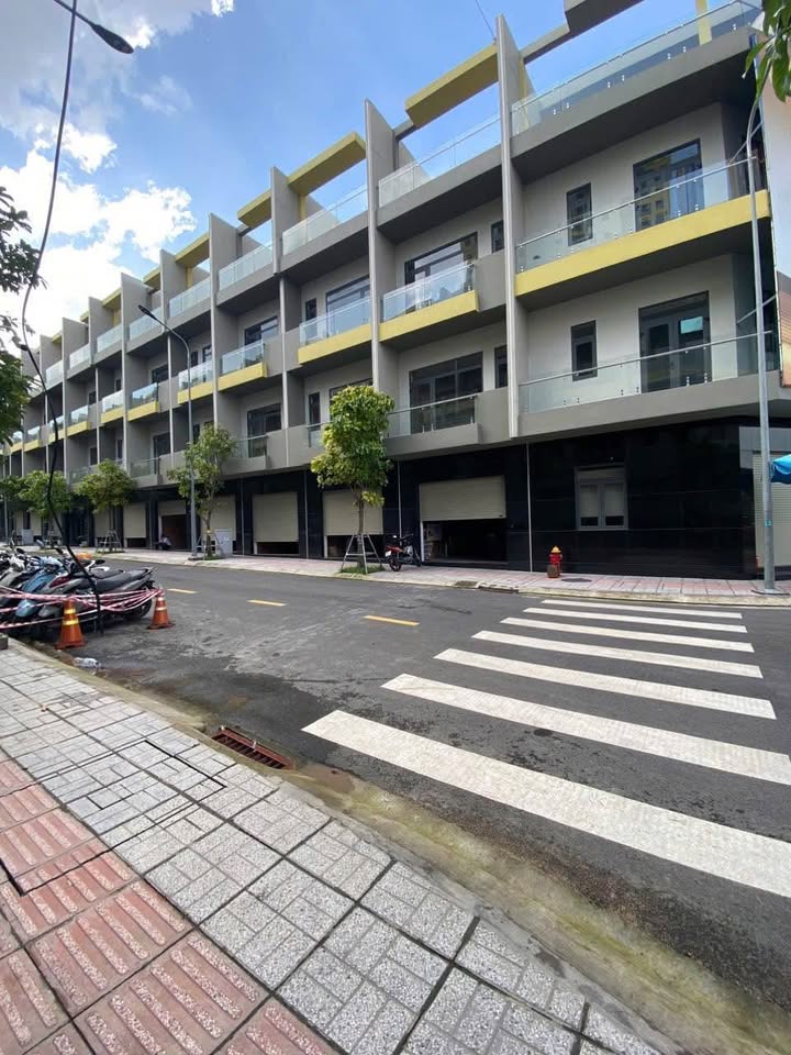 Nhà mặt tiền đường Thống Nhất, Thủ Đức 84m² giá 7 tỷ - Chính chủ bán gấp!