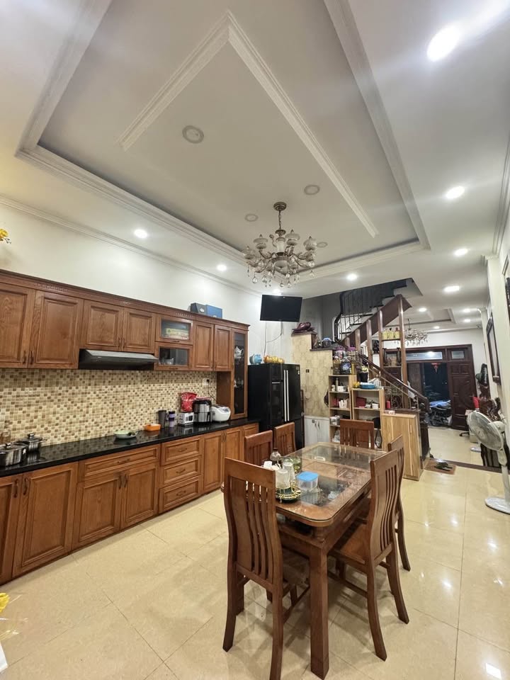 Nhà 4 Tầng Đường 8m Hiệp Bình Chánh, Thủ Đức 130m² giá 11 tỷ - Bán gấp, cơ hội không thể bỏ qua!