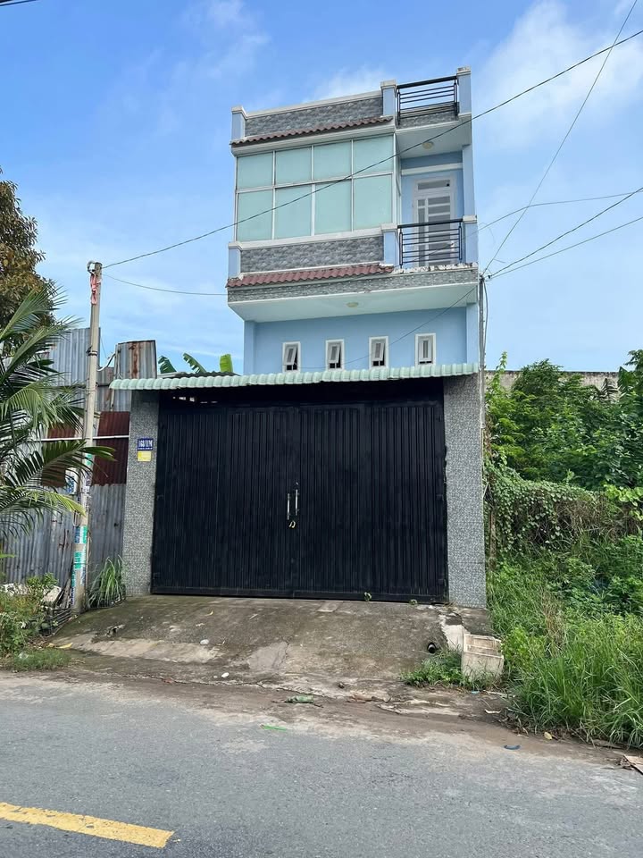 Nhà mặt tiền Tân Hiệp Hóc Môn 60m² giá 6 triệu - Không thể bỏ lỡ!