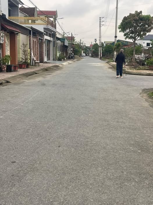 Lô đất Hưng Chính 150m² - Bám mặt đường 12m, giá thỏa thuận hấp dẫn!