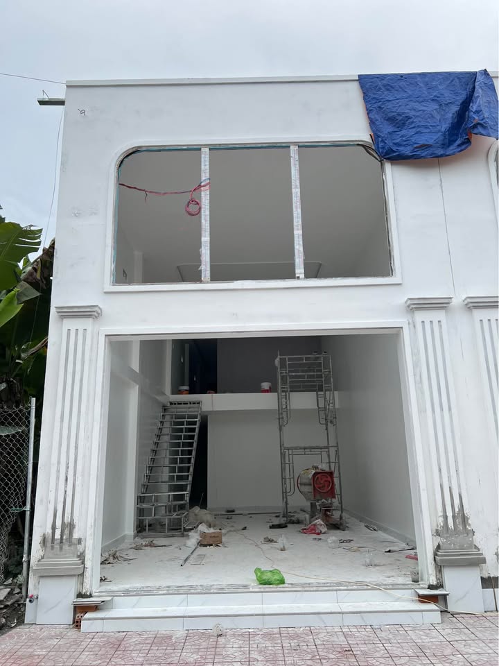 Nhà 1 trệt 1 lầu khu Licogi Cà Mau 100m² giá 1.85 tỷ - Mới hoàn thiện, tặng máy nước nóng!