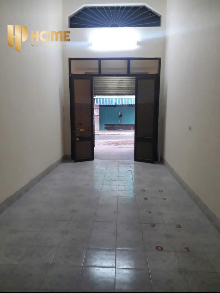 Nhà mặt đường Nguyễn Hữu Tuệ 30m² giá 6 triệu - Kinh doanh sạch sẽ!