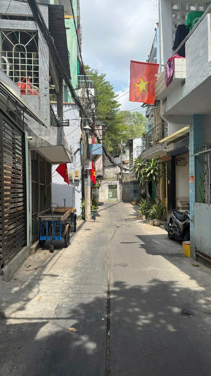 Nhà 1 Hàn Hải Nguyên, Quận 11, 50m² giá 5.6 tỷ - Ô tô vào tận nhà!