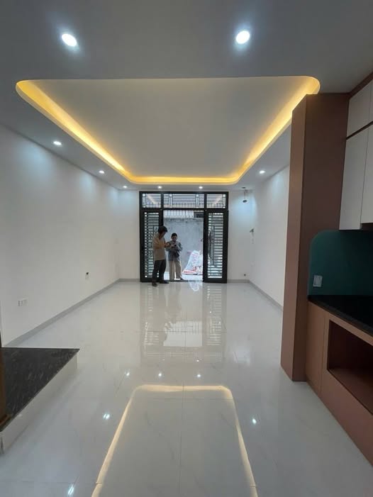 Nhà phố Quang Trung Hà Đông 42m² giá 6.1 tỷ - Thiết kế hợp lý, tiện nghi đầy đủ!