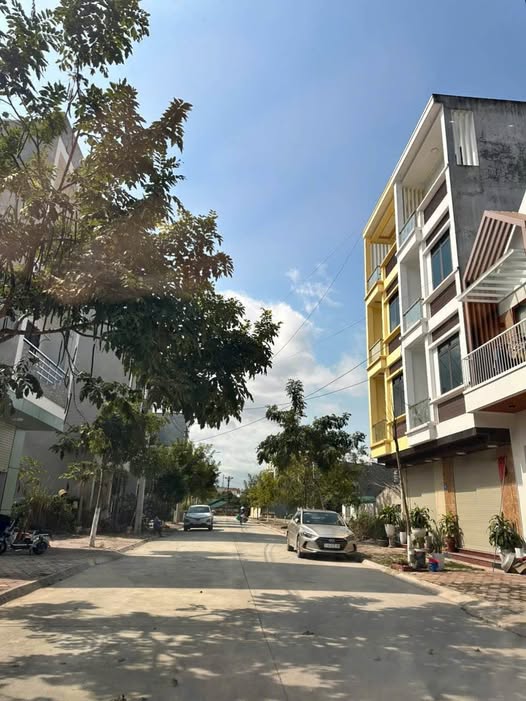 Đất nền Đề Thám, Cao Bằng 135m² giá 3.5 tỷ - Sổ đỏ chính chủ, vị trí đẹp