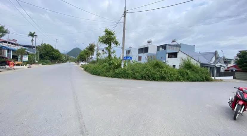 Đất nền Tân Phong Lai Châu 105m² giá 1 tỷ - Tiện ích đỉnh cao!